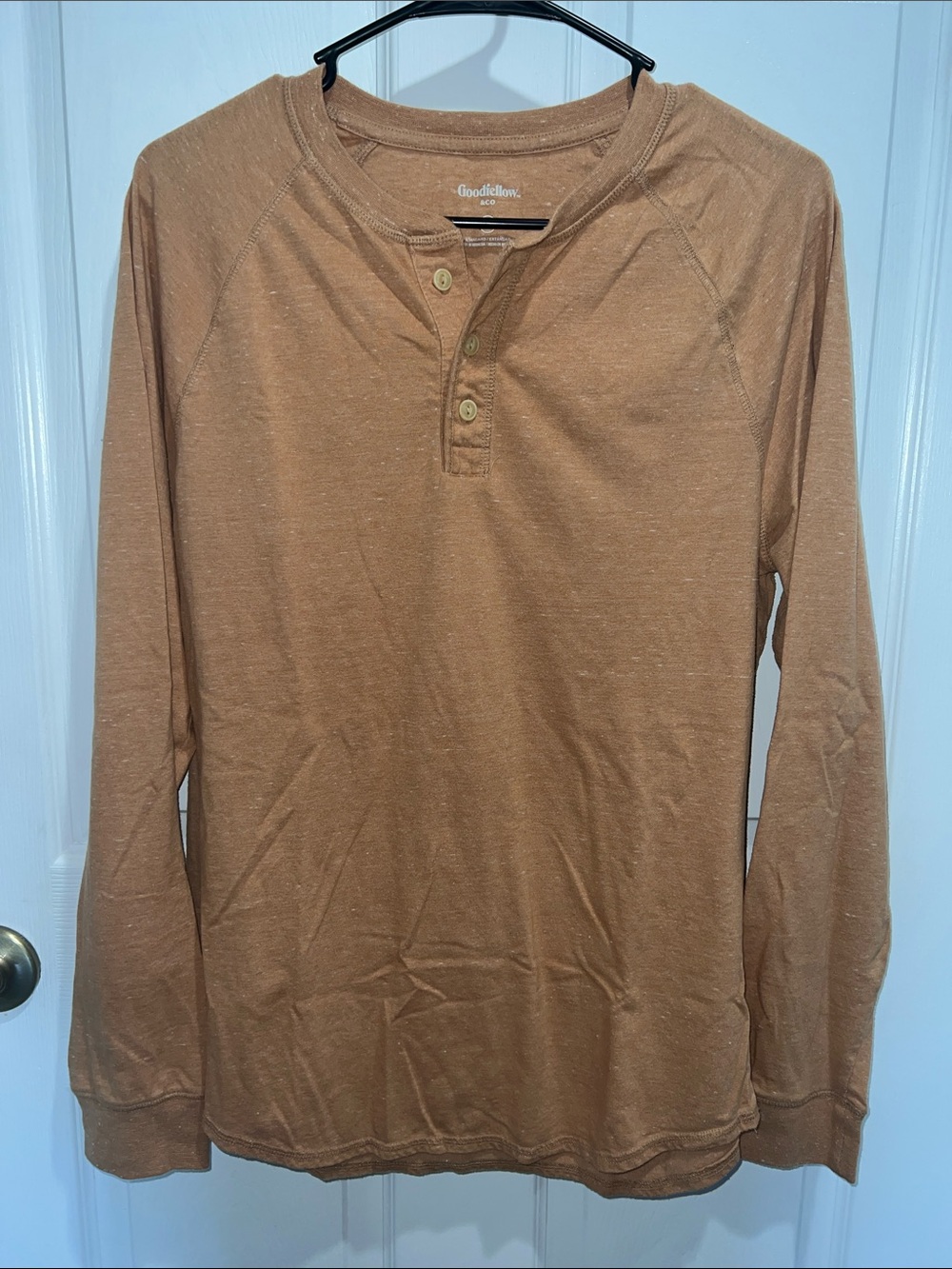 Goodfellow & Co Men's Long-Sleeve Henley in Camel Brown